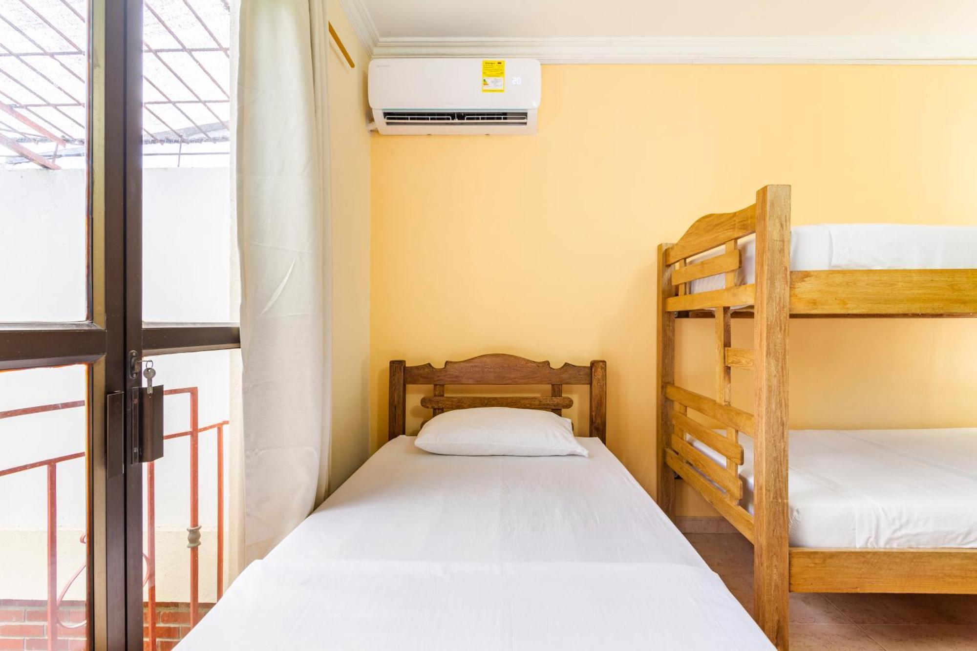 Hostal Cartagonova - Habitaciones Privadas Y Amplias Cerca A Zonas Turisticas Cartagena Kültér fotó