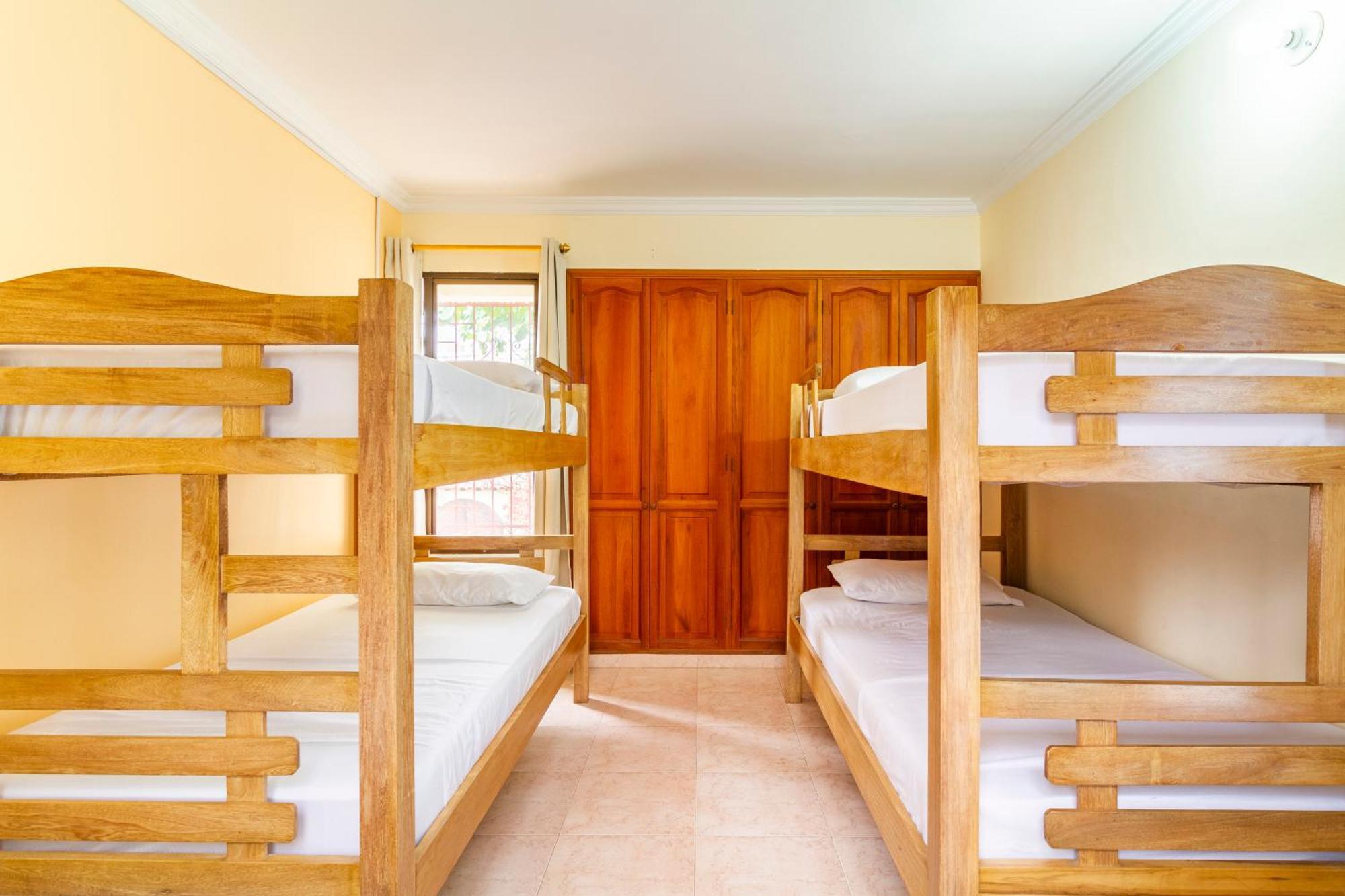 Hostal Cartagonova - Habitaciones Privadas Y Amplias Cerca A Zonas Turisticas Cartagena Kültér fotó