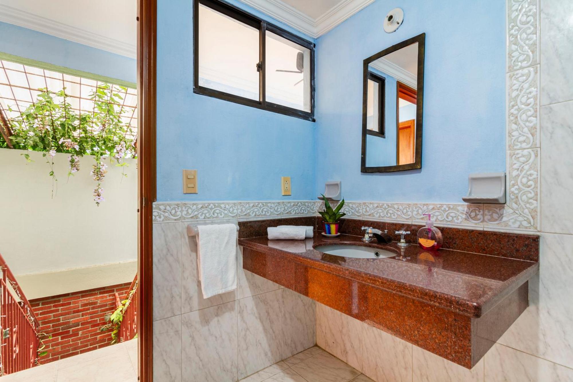 Hostal Cartagonova - Habitaciones Privadas Y Amplias Cerca A Zonas Turisticas Cartagena Kültér fotó