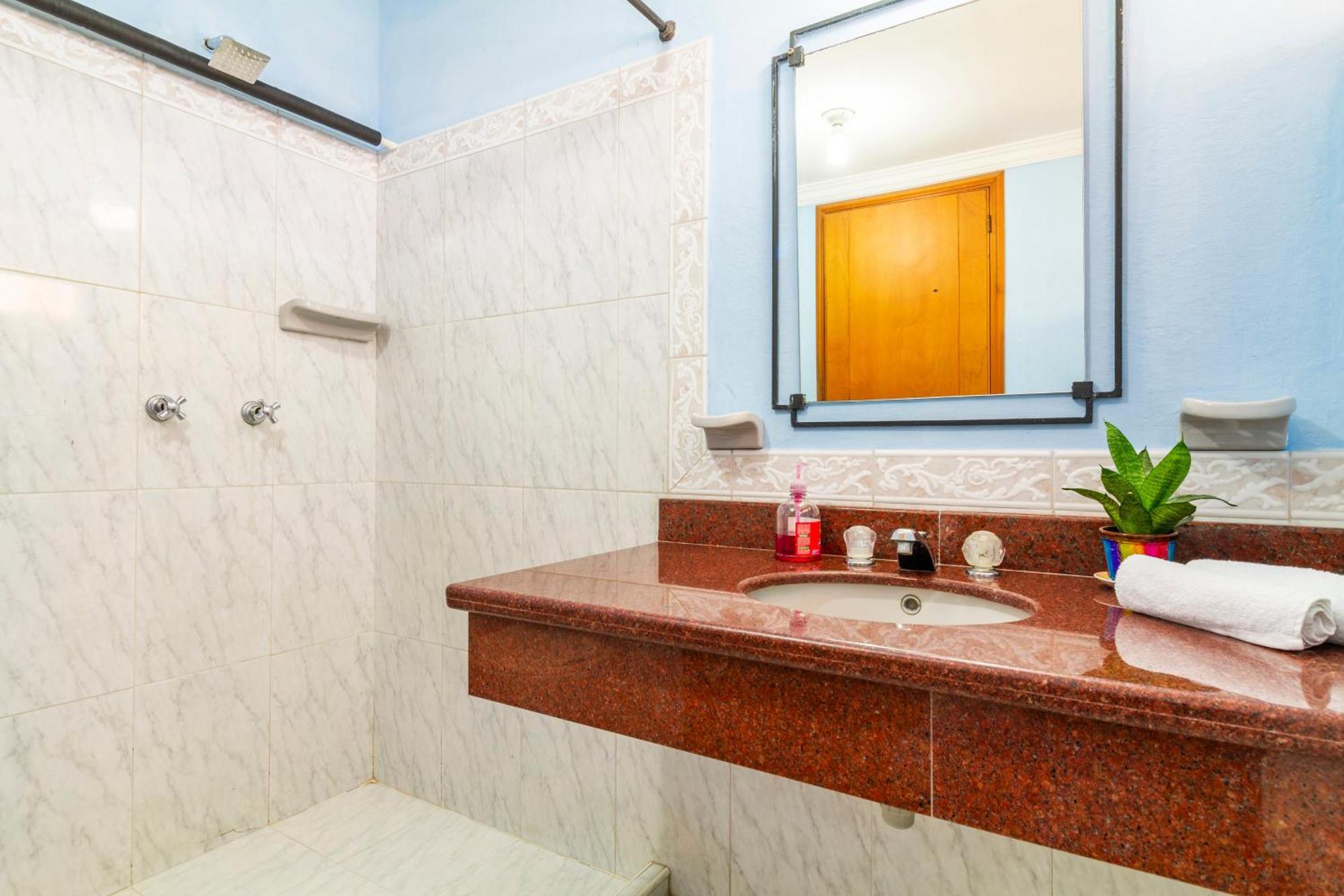 Hostal Cartagonova - Habitaciones Privadas Y Amplias Cerca A Zonas Turisticas Cartagena Kültér fotó