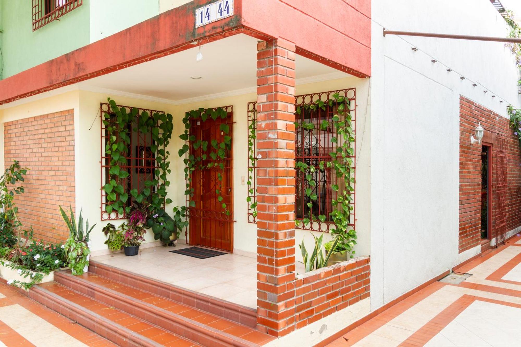 Hostal Cartagonova - Habitaciones Privadas Y Amplias Cerca A Zonas Turisticas Cartagena Kültér fotó