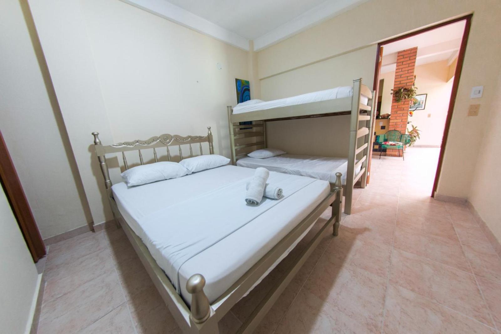Hostal Cartagonova - Habitaciones Privadas Y Amplias Cerca A Zonas Turisticas Cartagena Szoba fotó